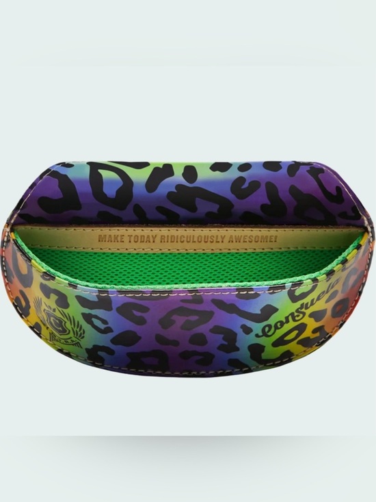 NWT-Consuela “Semi” eyeglass/sunglasses case